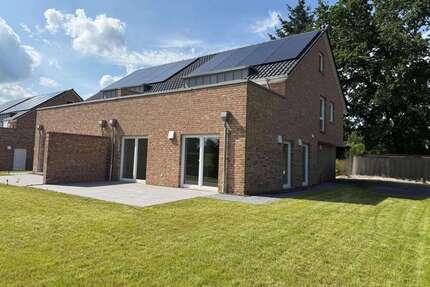 Haus zum Mieten in Toppenstedt 1.800,00 € 161 m²