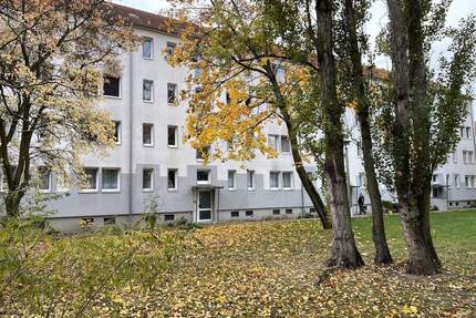 Wohnen im Erdgeschoss - Wir sanieren für Sie eine 2-Raumwohnung ohne Balkon in Wolfen-Nord ! - Bitterfeld-Wolfen