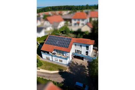 Provisionsfrei Einfamilienhaus mit Einliegerwohnungen, gr. Garage - Herdwangen-Schönach