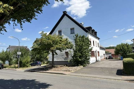 Haus zum Kaufen in Hersdorf 250.000,00 € 249 m²