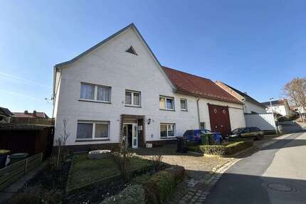 Haus zum Kaufen in Warburg Menne 179.000,00 € 260 m² - Warburg / Menne