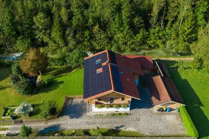 Haus zum Kaufen in Schneizlreuth OT Weißbach a.d. Alpenstraße 1.300.000,00 € 330 m²
