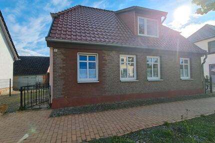 Freistehendes Einfamilienhaus in Neukloster zu vermieten