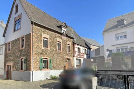 Einfamilienhaus an der Mosel - 135.000,00&nbsp;EUR Kaufpreis, ca.&nbsp; 130,00&nbsp;m&sup2; in Lösnich (PLZ: 54492)
