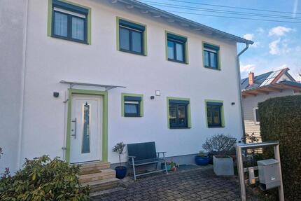 Haus DHH Nufringen Doppelhaushäfte Garage Garten