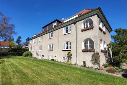 Nähe Stadtpark: Renovierte 2,5-Zi. DG-Wohnung mit sonnigem Balkon in zentraler Lage in HL-St.Gertrud - Lübeck St. Gertrud