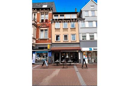 Solides Mehrfamilienhaus mit Gewerbeeinheit im Herzen von Peine