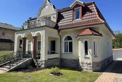 Haus zum Kaufen in PetershagenEggersdorf 699.000,00 € 193 m² - Petershagen/Eggersdorf