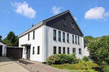 Großzügiges Familiendomizil mit Traumgarten, Ausbaureserve und bester Anbindung an Düsseldorf - Haan