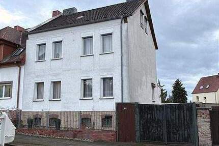großes Einfamilienhaus mit Einliegerwohnung in Lieskau - Salzatal