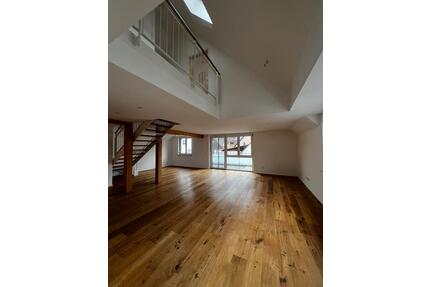 4 Zimmer Maisonette-Wohnung in Cleebronn mit Balkon