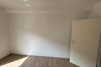 Helle 3 Zimmer Wohnung mit Balkon - Hamm Berge
