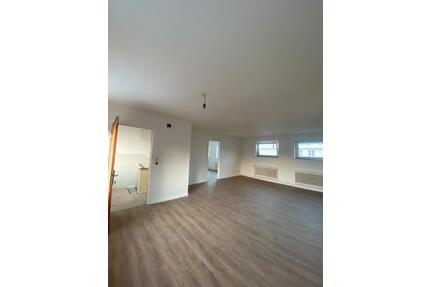 2- Zimmer Wohnung im Mehrfamilienhaus zu Vermieten! - Burg (Dithmarschen)