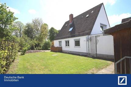 Drei Wohnungen und große Lagerhalle mit schönem Garten und Garage! - Kalefeld