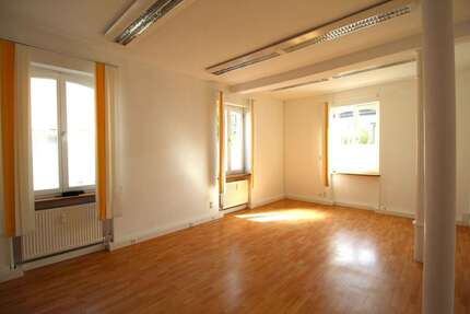 Büro in Niedernhausen 1.550,00 € 166 m²