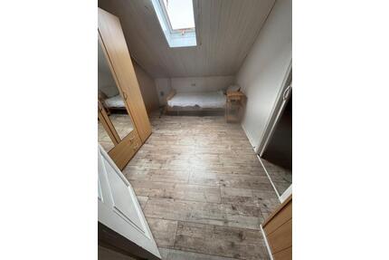 100qm Wohnung zu vermieten renovierungsbedürftig - Oberhausen Biefang