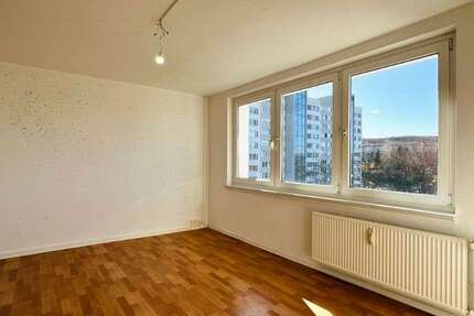 Wohnung zum Mieten in Freital 217,54 € 31.3 m²