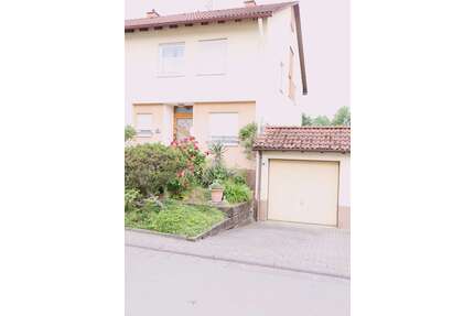 Haus zum Kaufen in Solms 239.500,00 € 103 m²