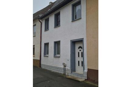 Reihenhaus zu Verkaufen - 50.000,00&nbsp;EUR Kaufpreis, ca.&nbsp; 120,00&nbsp;m&sup2; in Gera (PLZ: 07552) Bieblach-Ost