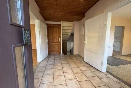 Haus zum Kaufen in Am Ettersberg 96.900,00 € 220 m²