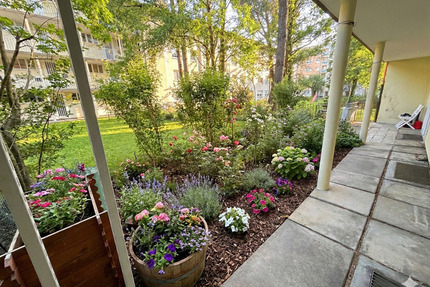 Ruhiges Wohnen in Bogenhausen: Echtsteinheizung, Holzoptik-Fliese - München