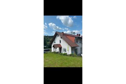 Doppelhaushälfte mit 3 - Wohnungseinheiten - Michelstadt