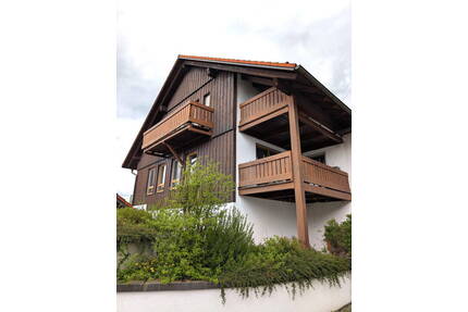 Freie & ansprechende DG-Wohnung I 2 Balkone I TG Stellplatz + Außenstellplätze I 3 Zimmer - Lauben Heising