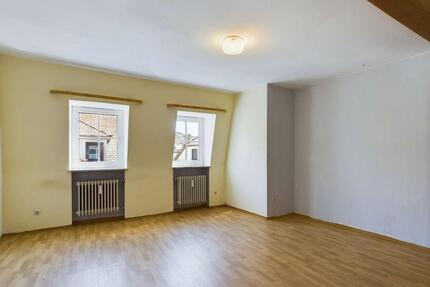 ***VERMIETUNG*** 1-Zimmer-Apartment in Denkmalgeschütztem Ensemble nahe Marktplatz. - Stadtsteinach