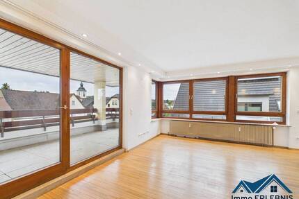 2 Balkone | 112 m² - 4,5 Zi| modernisiert | Aufzug | TG-Stellplatz | zentrale Lage in KirchheimTeck - Kirchheim unter Teck Ötlingen