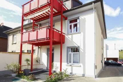 UPGRADE ! Gutbürgerliches Dreifamilienhaus in urbaner City Lage -Top gepflegt & sicher vermietet - Celle Heese