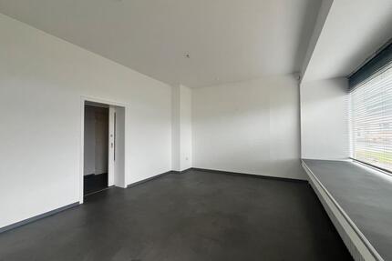 Heller Laden an der Parkallee in Schieder - Schieder-Schwalenberg