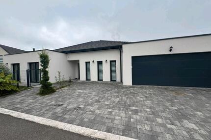 Einfamilienhaus BUNGALOW - 598.000,00&nbsp;EUR Kaufpreis, ca.&nbsp; 161,00&nbsp;m&sup2; in Breisach am Rhein (PLZ: 79206)