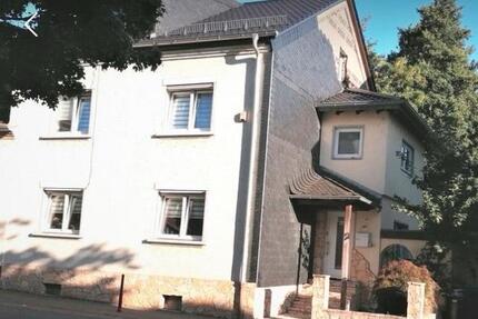 Charmantes Einfamilienhaus einseitig angebaut - zentral in Merzig