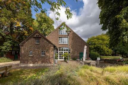 Haus zum Kaufen in Schermbeck 1.950.000,00 € 563 m²