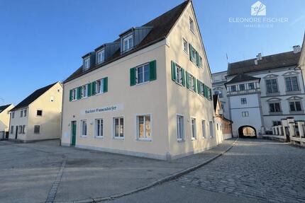 Helle, energieeffiziente 3-Zi.-Wohnung mit Terrasse in zentraler Lage von Oettingen - Oettingen in Bayern