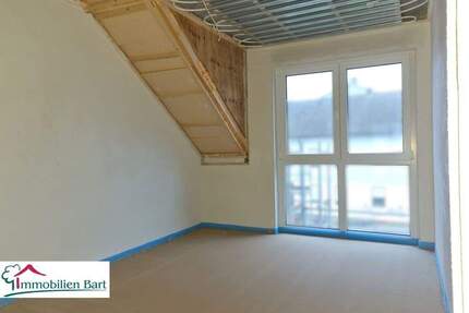 GESTALTEN SIE IHR ZUHAUSE NACH IHREN WÜNSCHEN! ATTRAKTIVE 126 M² DACHGESCHOSSWOHNUNG! - Palzem / Helfant