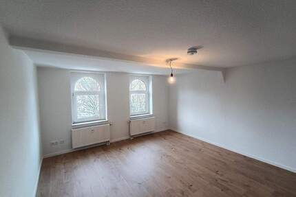 Kernsaniertes Dachgeschoss mit Spitzboden - 3 Zimmer, ca. 74 m² - Reichenbach im Vogtland