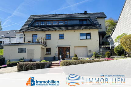Ihr neues Zuhause mit Perspektive: Modernisiertes Zweifamilienhaus, großer Garten und beste Anbindung! - Dahlem