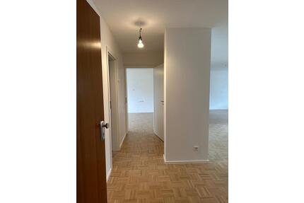 3-Zimmer Wohnung mit Balkon, Einbauküche u.v.m - Weinstadt