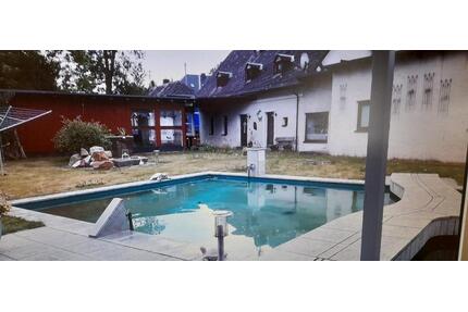 Wohnhaus mit bewohnbaren Anbau - 140.000,00&nbsp;EUR Kaufpreis, ca.&nbsp; 180,00&nbsp;m&sup2; in Münchberg (PLZ: 95213)