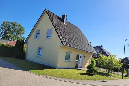 Junges Einfamilienhaus mit 4 Zimmern in ruhiger Wohnlage von Zarrentin - Zarrentin am Schaalsee