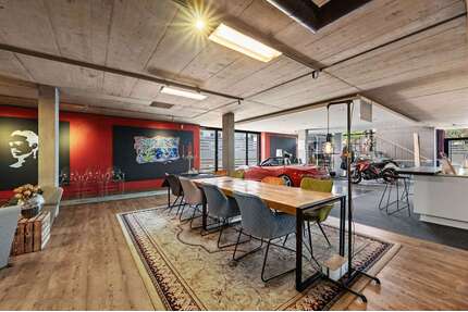 Haus zum Kaufen in Mengen 1.950.000,00 € 661 m²