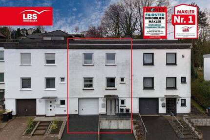 Stilvoll modernisiertes Reihenmittelhaus mit Garage - Vlotho