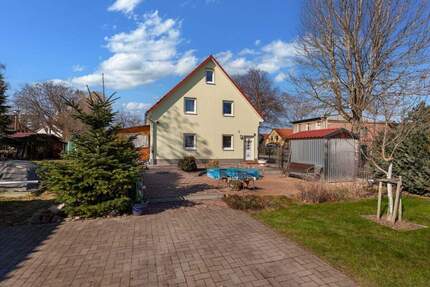 Gemütliches Haus mit Einliegerwohnung auf riesigem Grundstück - Berlin Wartenberg