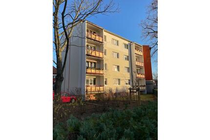 Schöne, helle 2-Zimmer-Wohnung mit Einbauküche in Uni-Nähe - Cottbus Brunschwig
