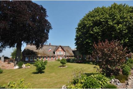 Gepflegter Resthof mit viel Potenzial und Wellness Oase - Husby