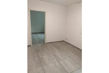 1 12 Zimmer Wohnung zu vermieten 01639057911 - Krefeld Cracau