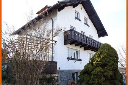 Zum Glück für Ihre Familie - Tolles Einfamilienhaus mit Garten in schöner Siedlungslage in Regen!