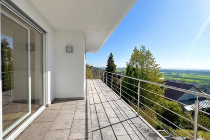 WO DER BLICK DIE FREIHEIT KÜSST: Markantes Architekten-Juwel in Oberelchingen