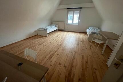 WG Zimmer zu vermieten - 385,00&nbsp;EUR Kaltmiete, ca.&nbsp; 170,00&nbsp;m&sup2; in Saarbrücken (PLZ: 66117) Neue Bremm